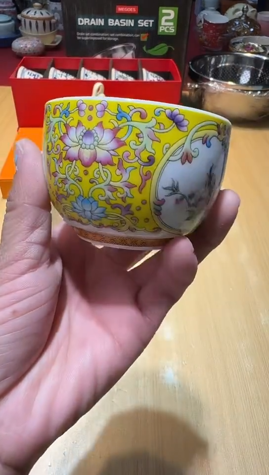 瓷片生活的本意是开心阿@@1