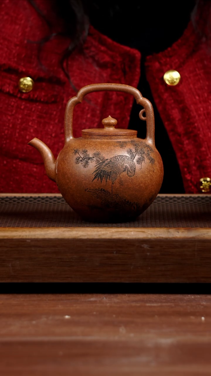 【闪购商品】紫砂茶壶龙骨金砂吴经提梁360CC