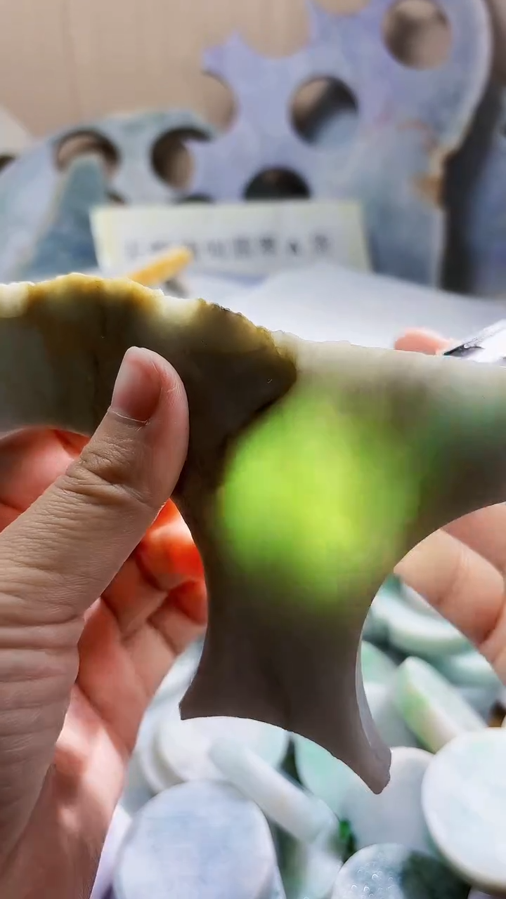 翡翠未镶嵌颈饰翡翠A货 姜谭009
