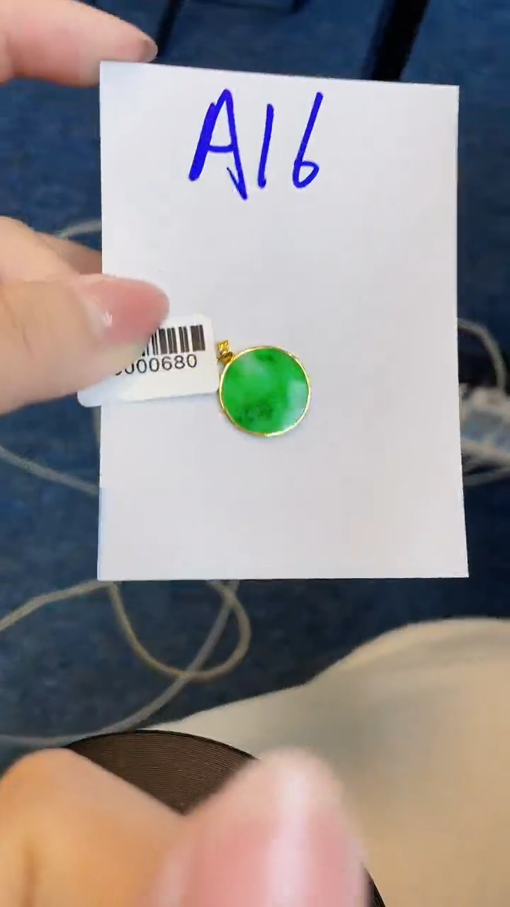 翡翠18K金镶嵌颈饰0000000000