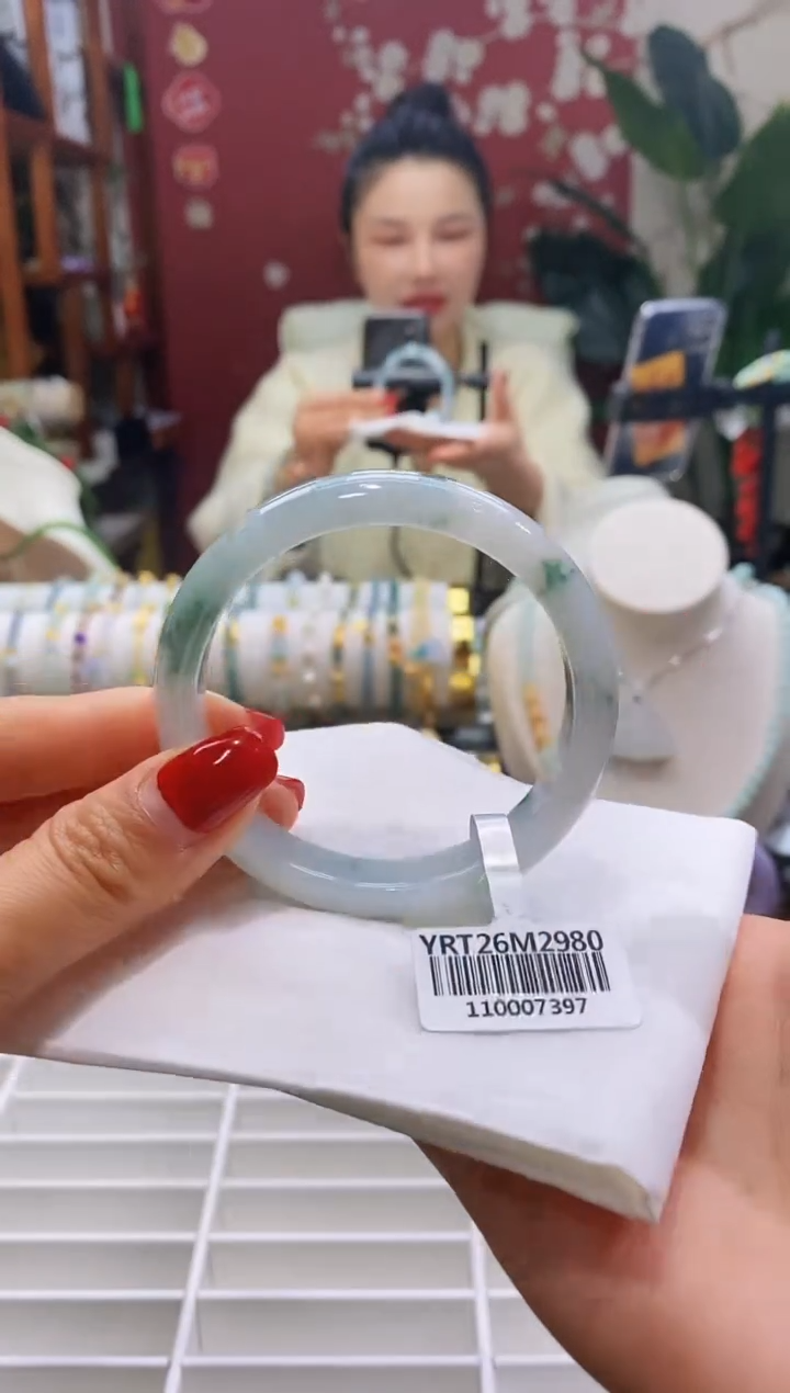 【闪购商品】翡翠手镯未镶嵌78飘花5557/11.9*7.9