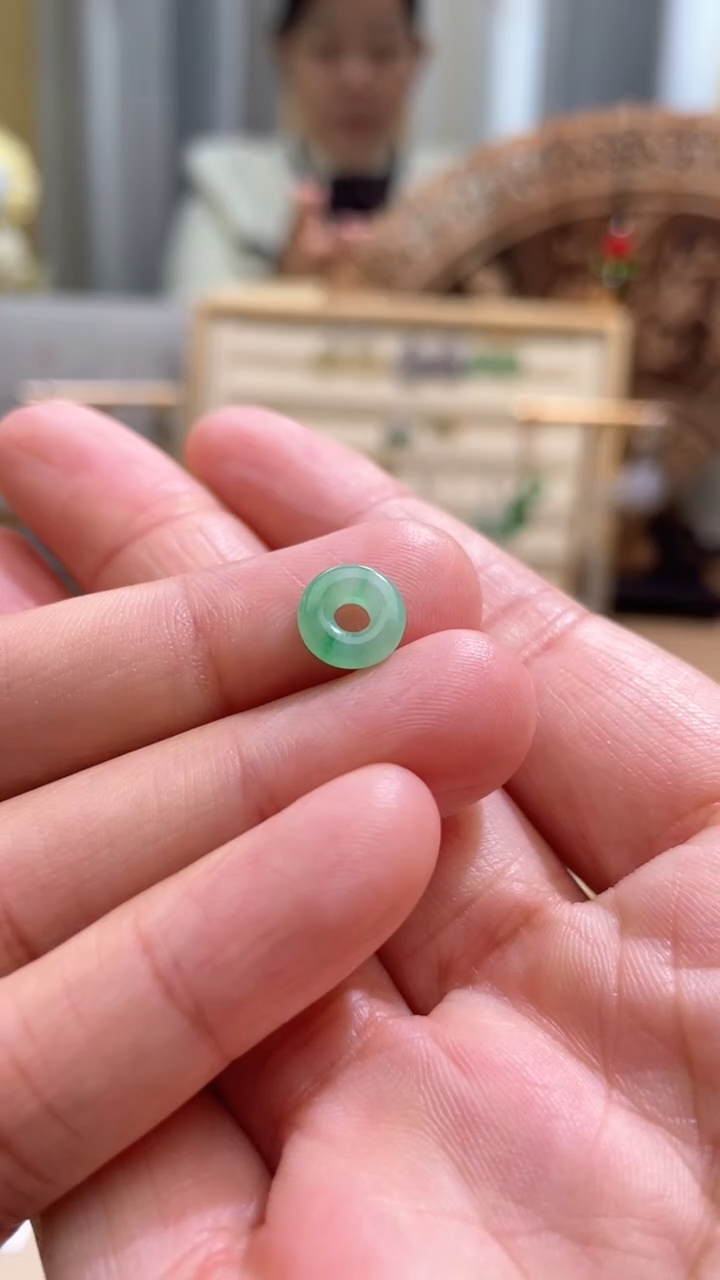 【闪购商品】翡翠颈饰未镶嵌甜甜圈