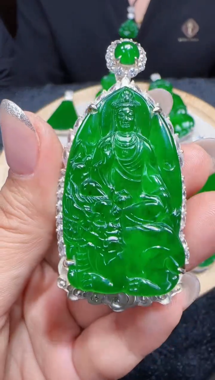 未镶嵌定制翡翠翡翠吊坠170