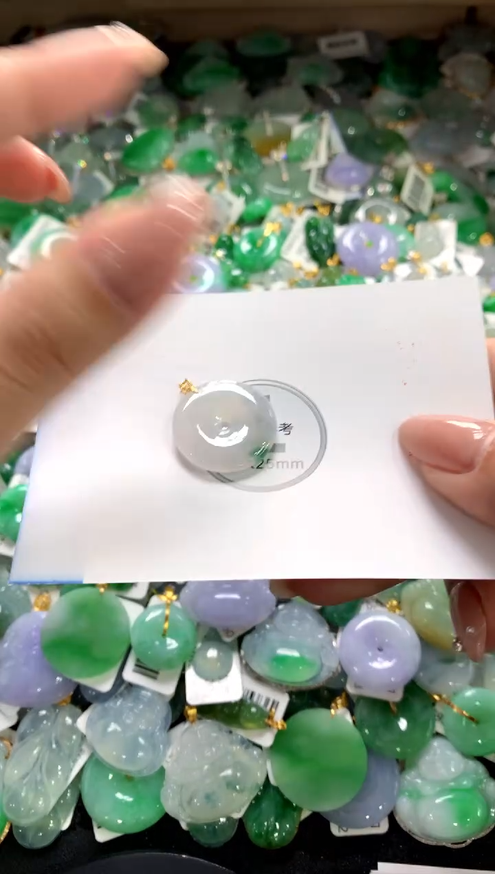 颈饰未镶嵌翡翠1