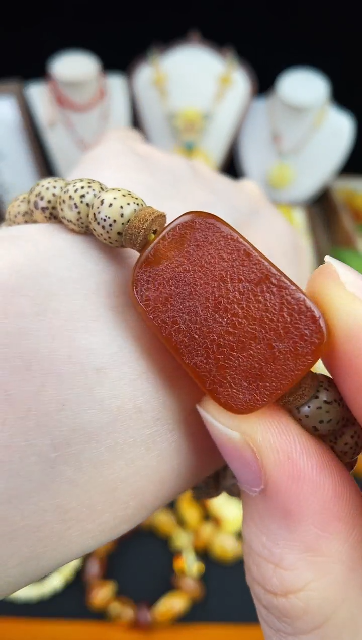 琥珀未镶嵌珠宝奇石柒月