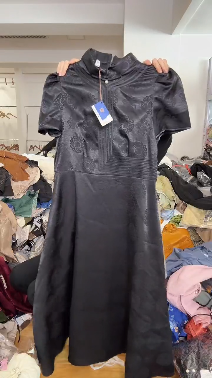 连衣裙       L码        105-115斤（福利）