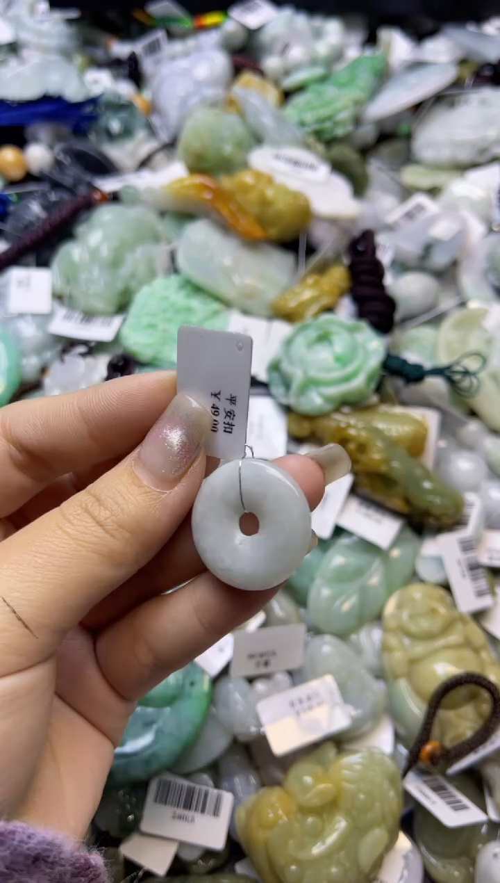 【闪购商品】翡翠颈饰未镶嵌00000026