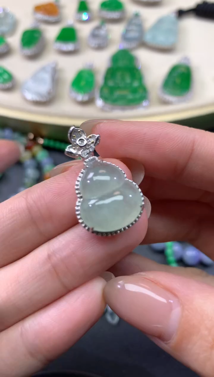 【闪购商品】翡翠吊坠(不含链)18K金镶嵌43天然A货翡翠