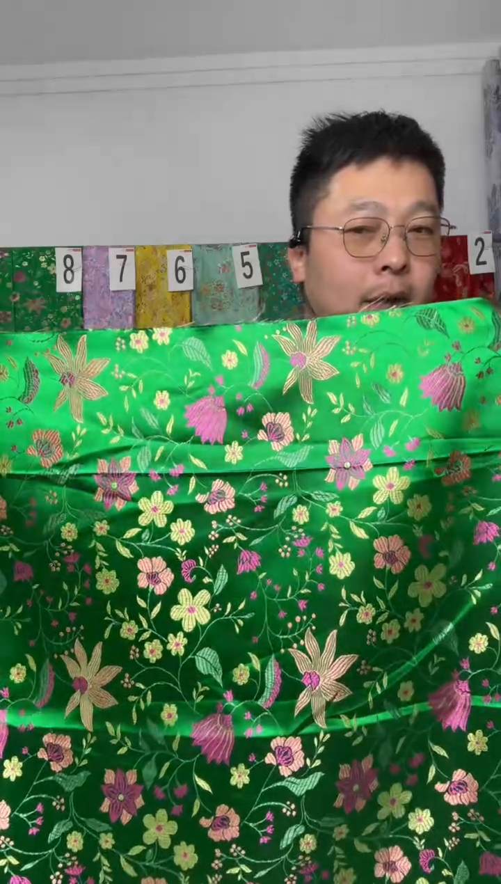 混纺满18元包邮.两单连裁.宽.长110.60