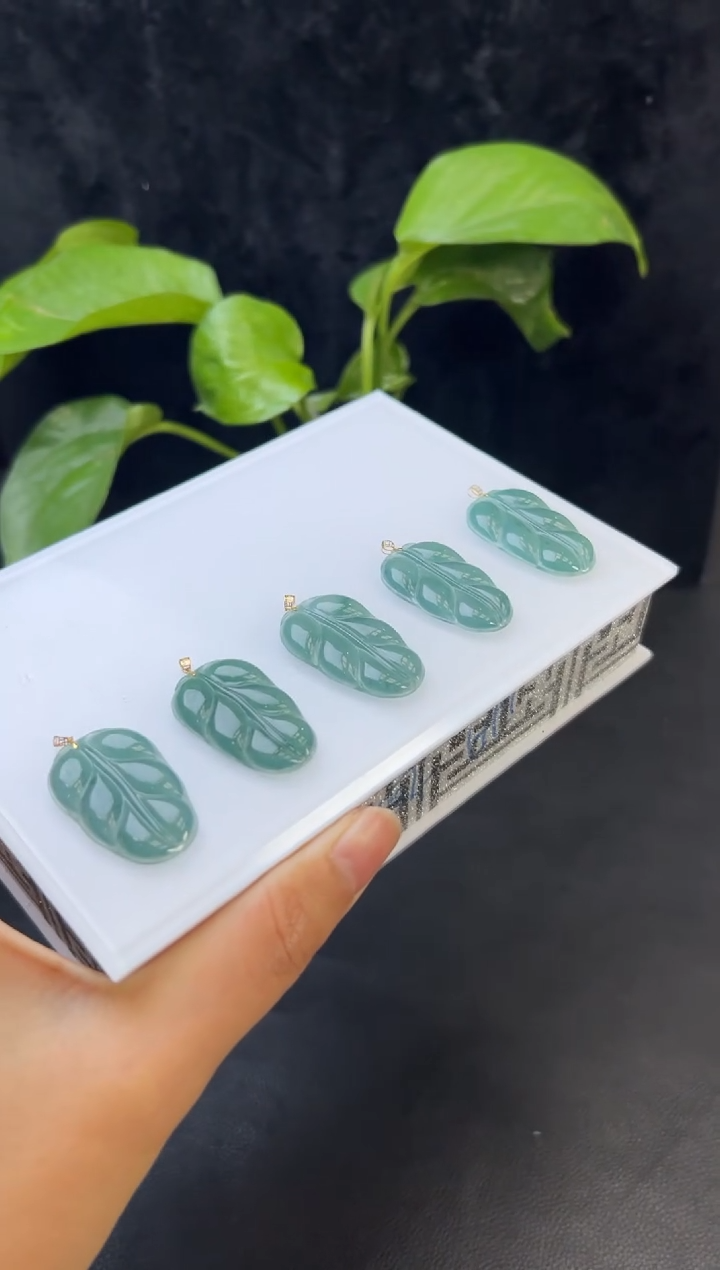 【闪购商品】翡翠颈饰18K金镶嵌356-24060402B多样性发一件