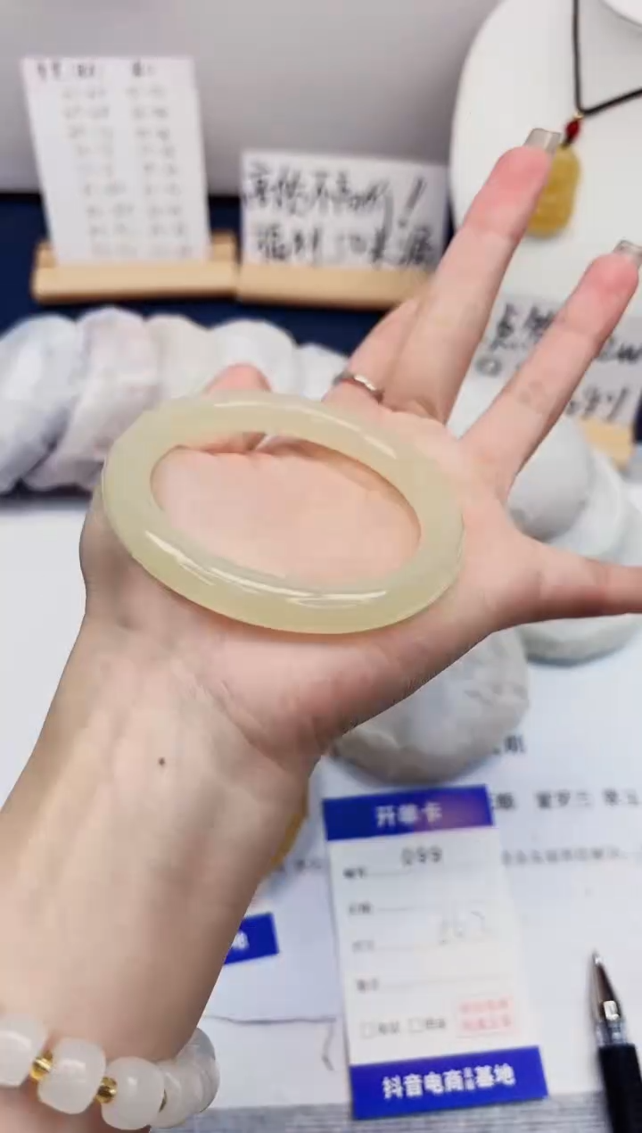 【闪购商品】石英质玉手镯未镶嵌99-小青提-圈口56