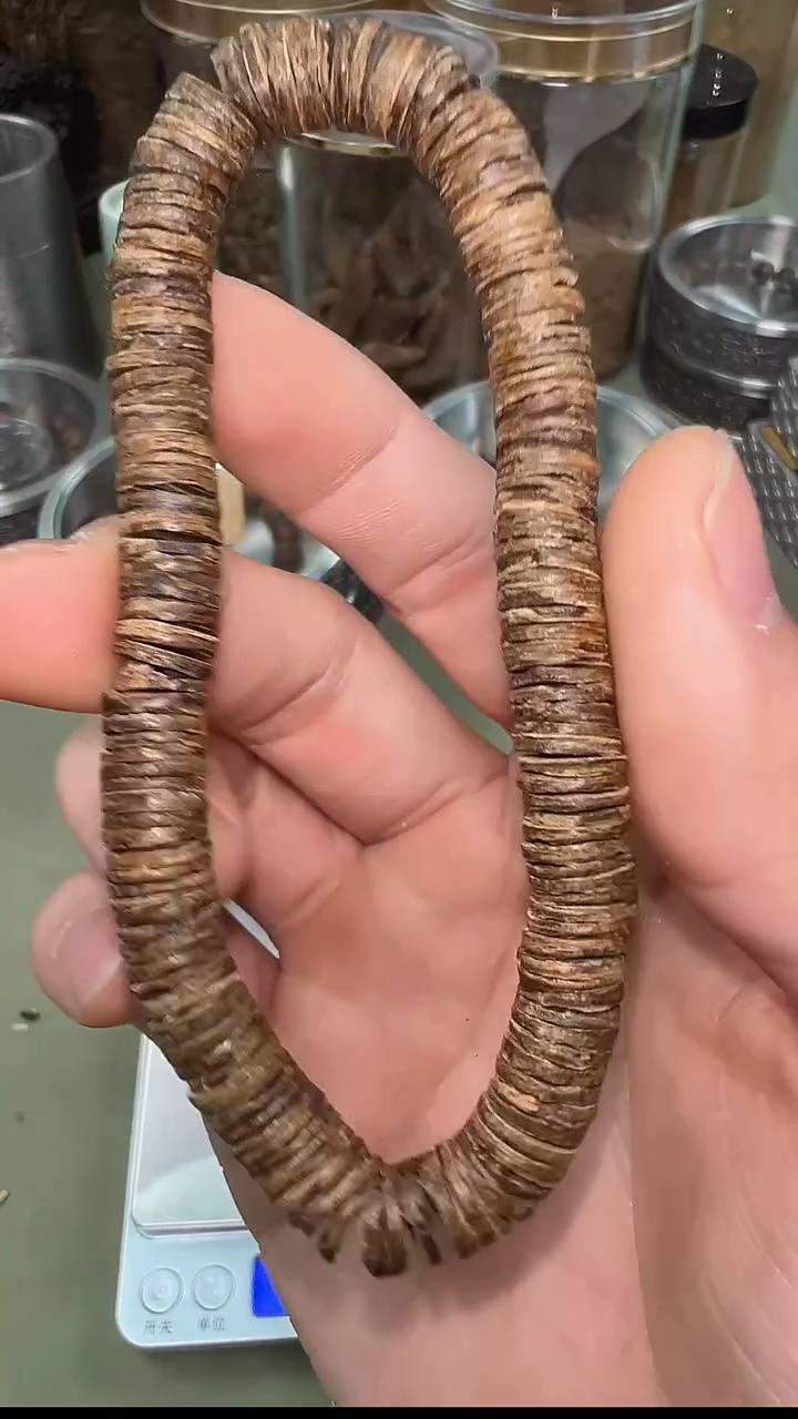 【闪购商品】沉香8.6g海南虫漏超精工沉水随形单圈