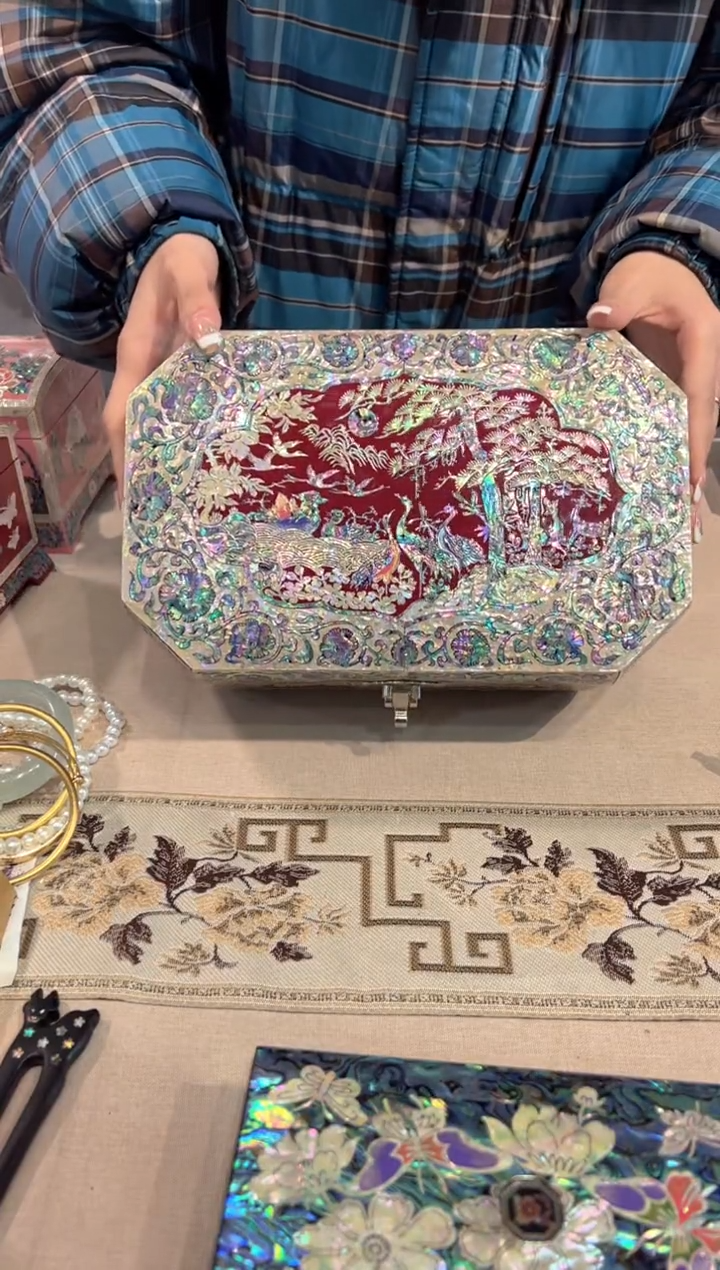 【闪购商品】白底绒布底·弘贝雅螺钿漆器文化馆