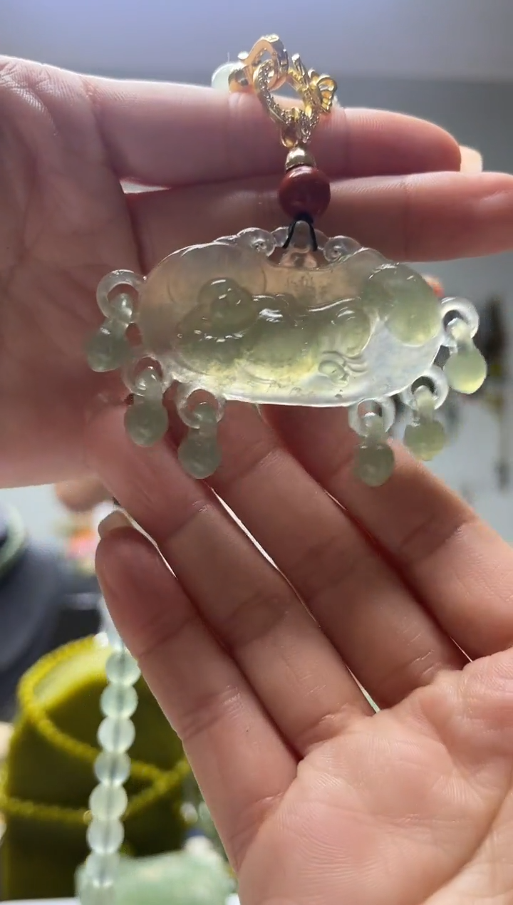 未镶嵌岫玉颈饰`