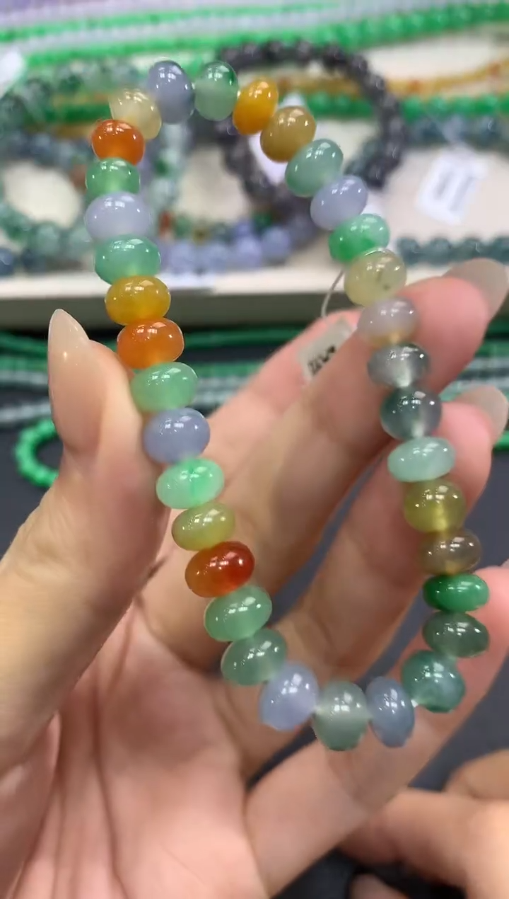 【闪购商品】翡翠手串未镶嵌q143         