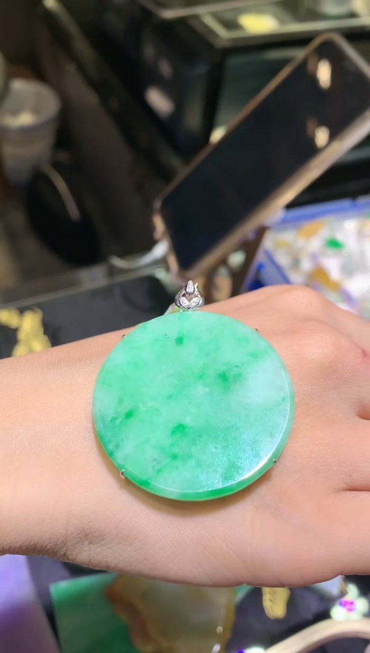 【闪购商品】翡翠吊坠(不含链)18K金镶嵌无事牌