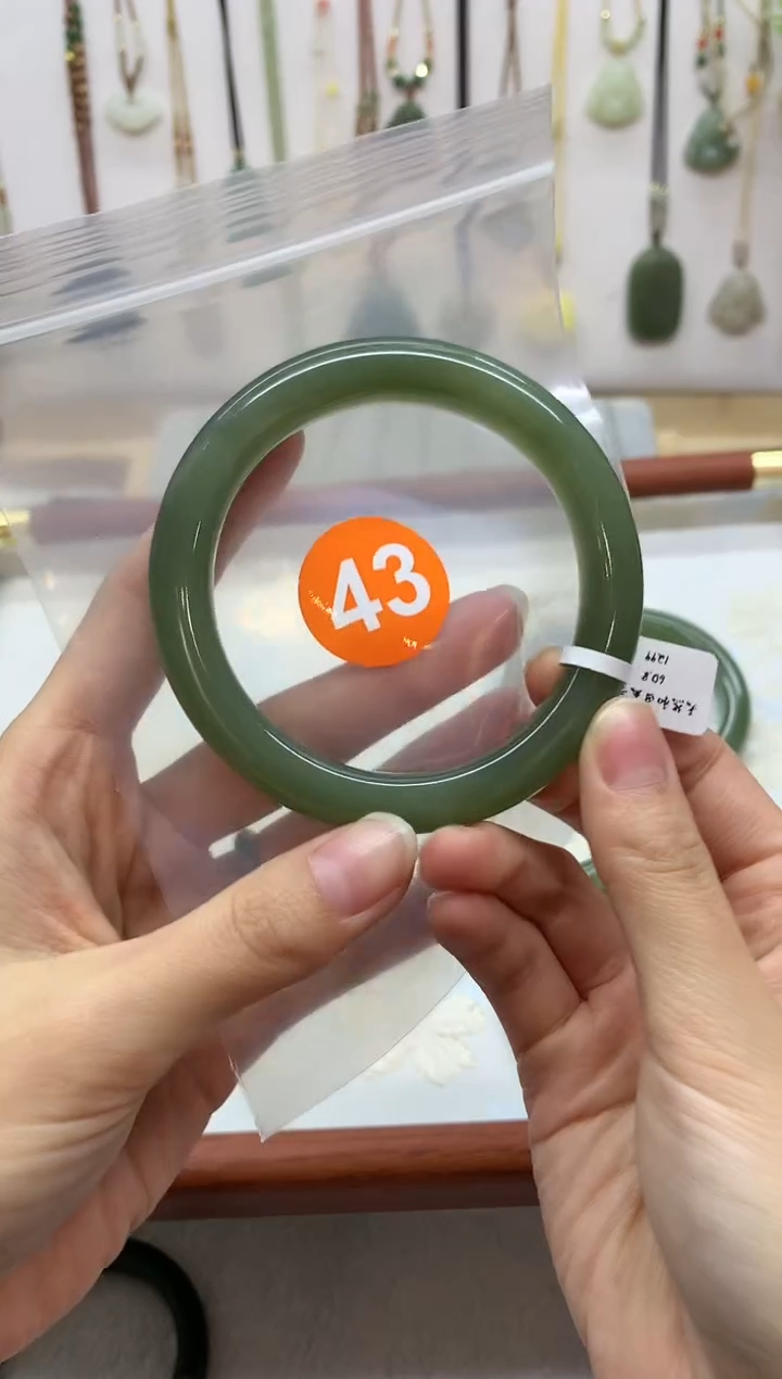 未镶嵌手镯和田玉众***?手镯4