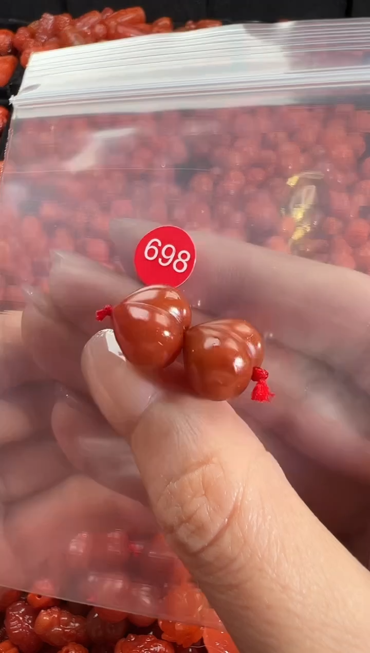 颈饰未镶嵌南红玛瑙1