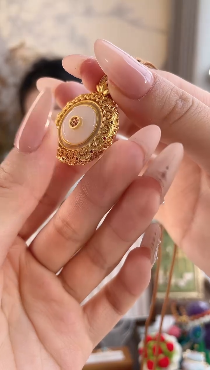 非金属无铜合金无白色罗盘耳钉