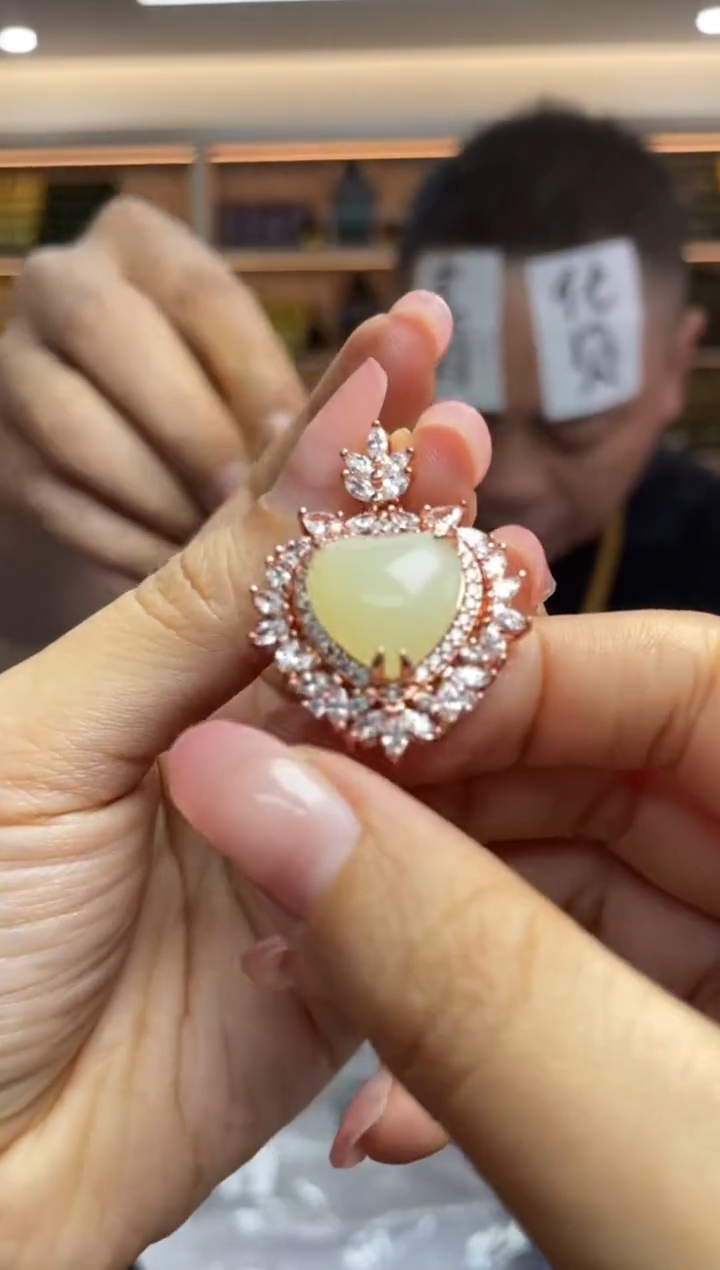 【闪购商品】和田玉·未镶嵌多样性发一件