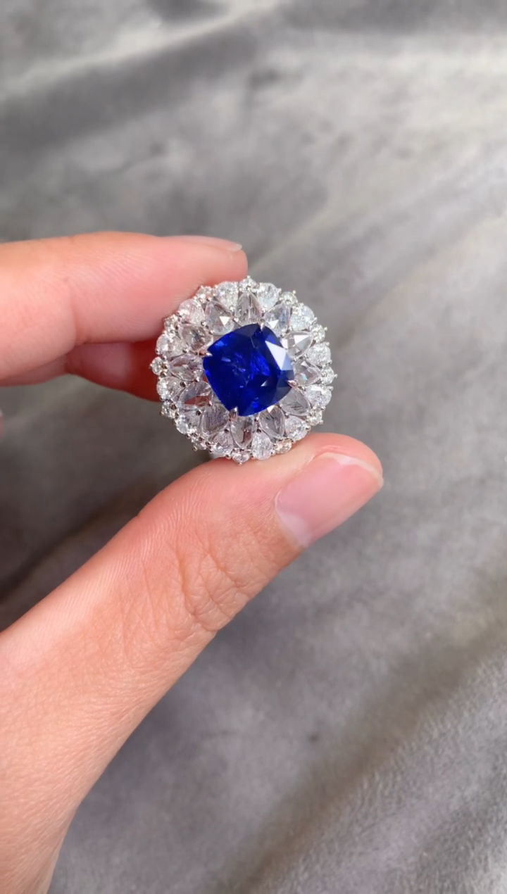【闪购商品】蓝宝石戒指18K金镶嵌4.06CT