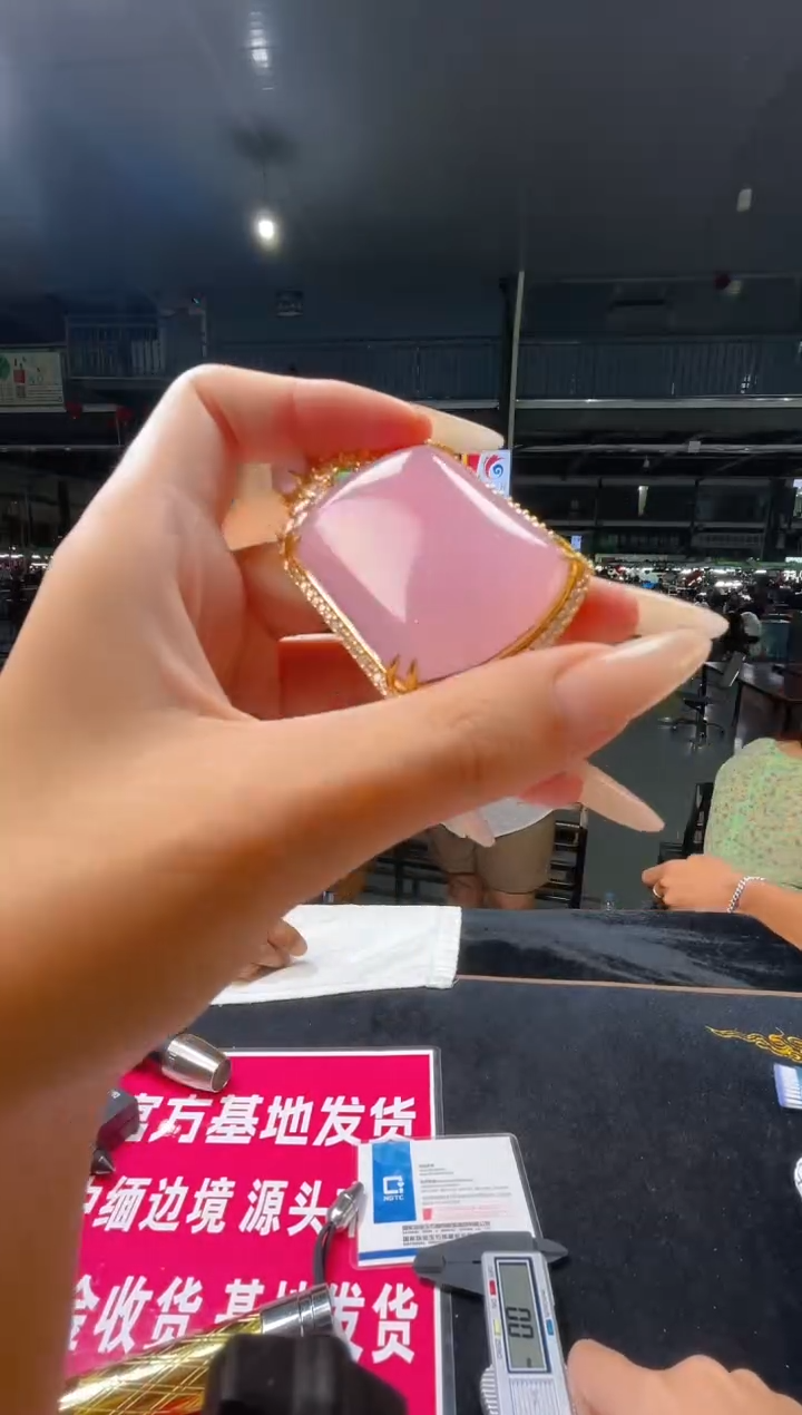 玛瑙/玉髓吊坠(不含链)合金天然玉石 吊装 多样性发货发其一