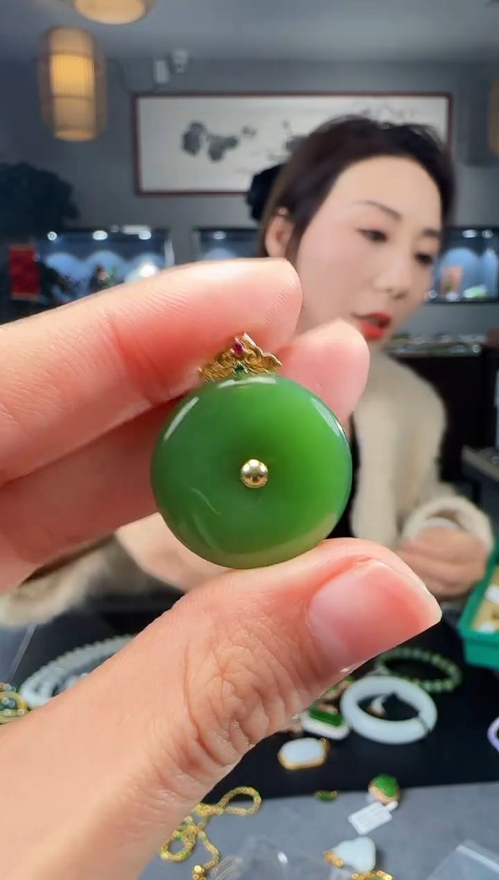 【闪购商品】和田玉吊坠(不含链)18K金镶嵌1