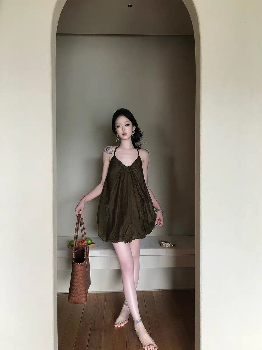 花苞挂脖系带度假风墨绿色纱裙短裙