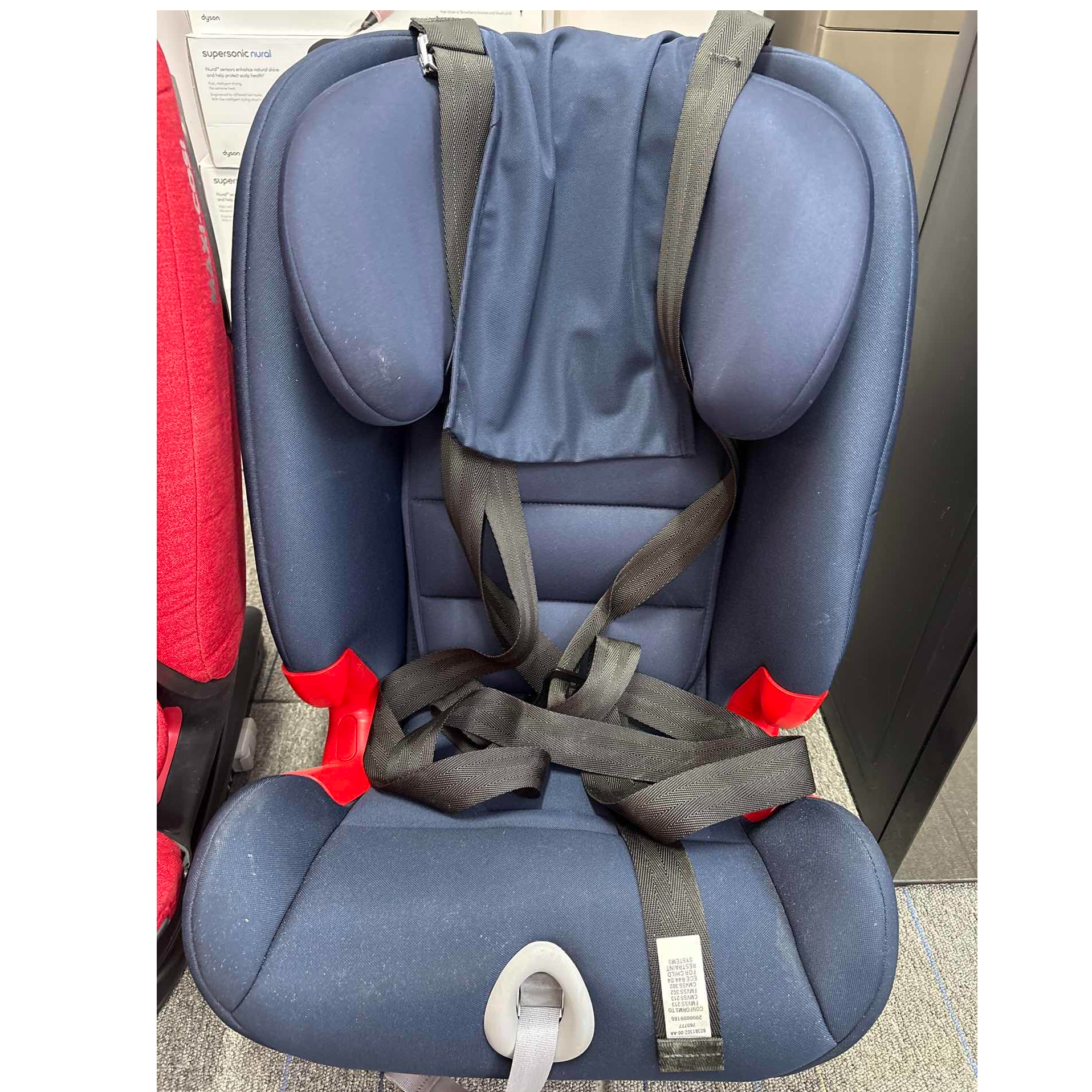 9新  【二手】britax 中央仓安全座椅轻微划痕功能完好