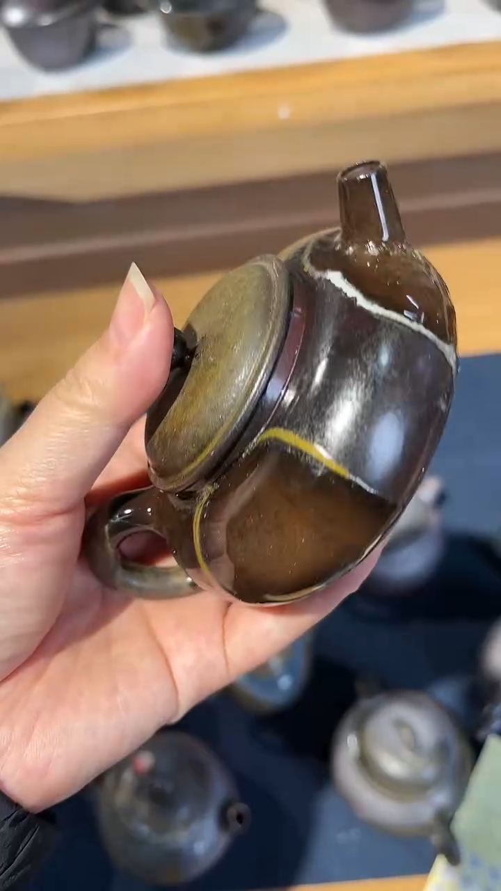 【闪购商品】壶154号容量110-120ML有取钉痕迹