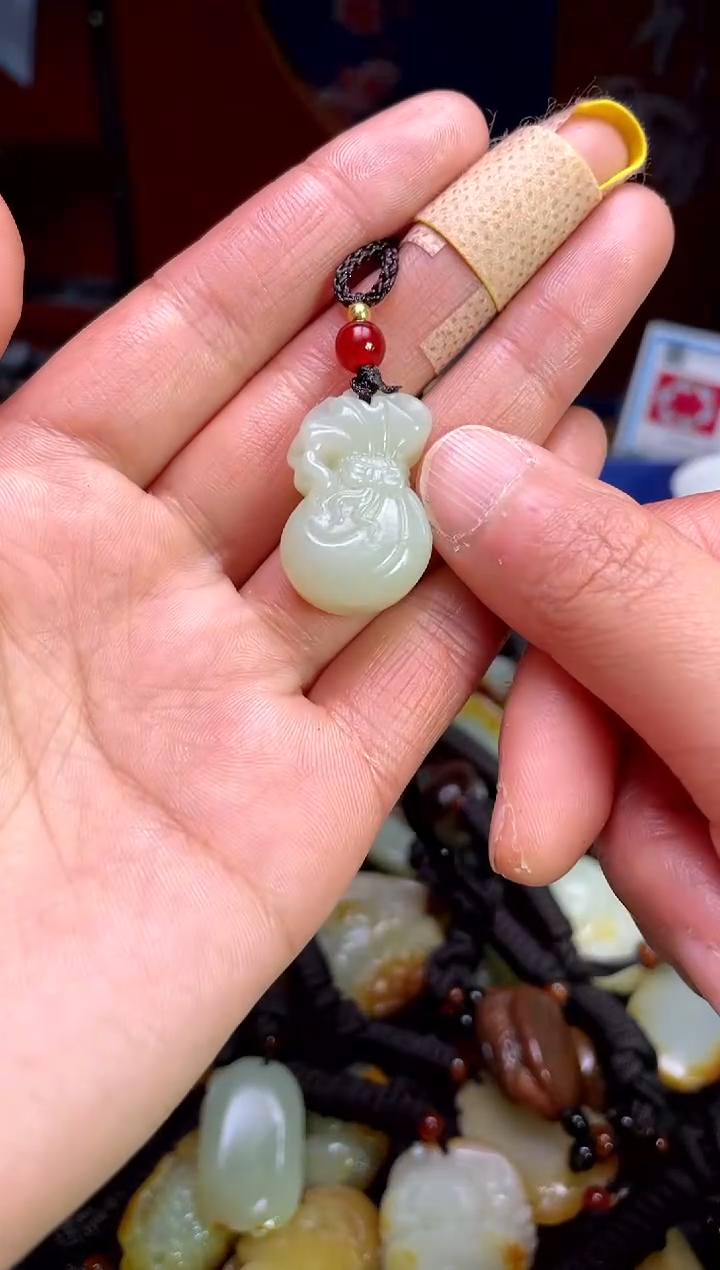 【闪购商品】和田玉颈饰未镶嵌123123