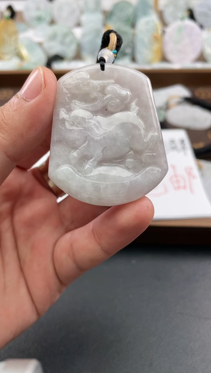 颈饰未镶嵌翡翠兔****草25/12/27/.45