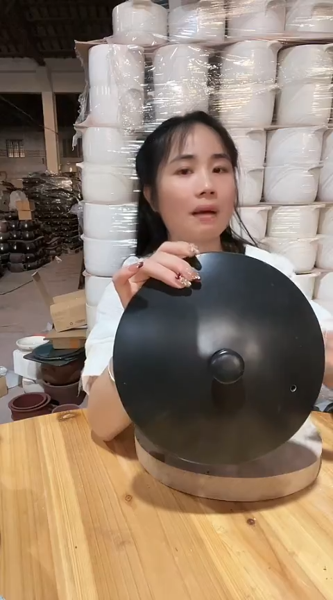 陶瑕疵黑色23盖子一个