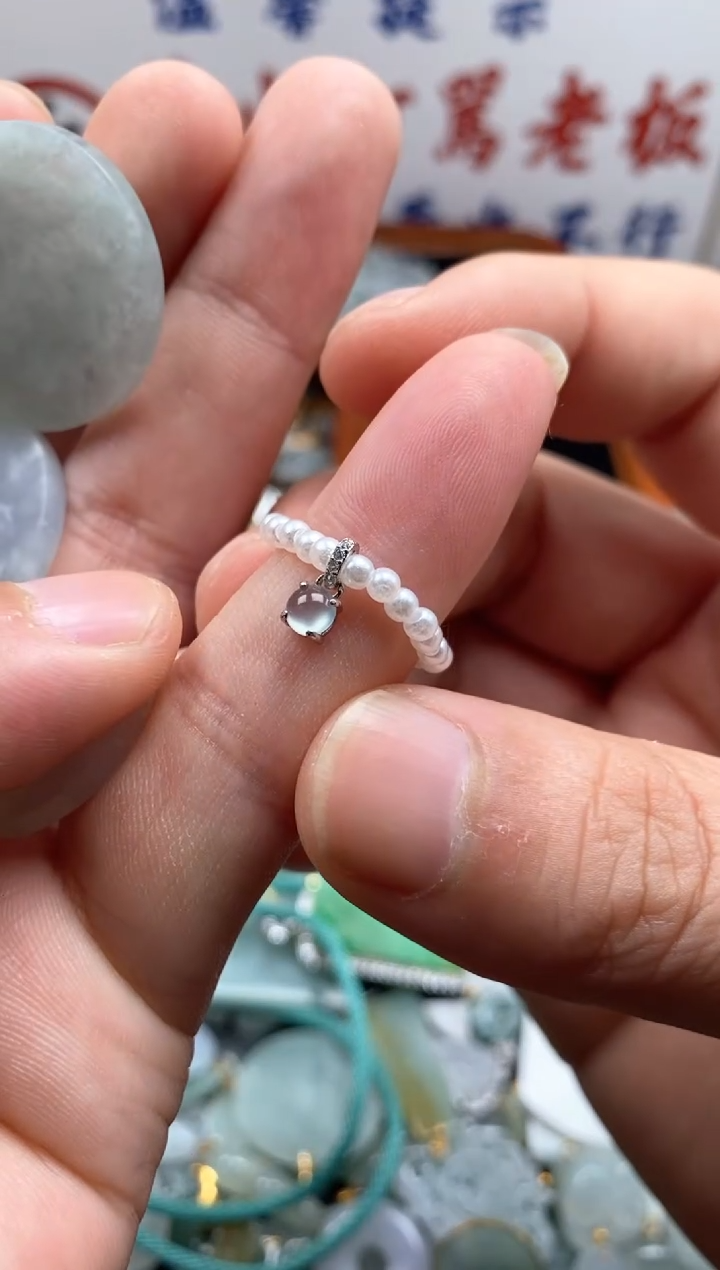 【闪购商品】翡翠颈饰未镶嵌哥哥