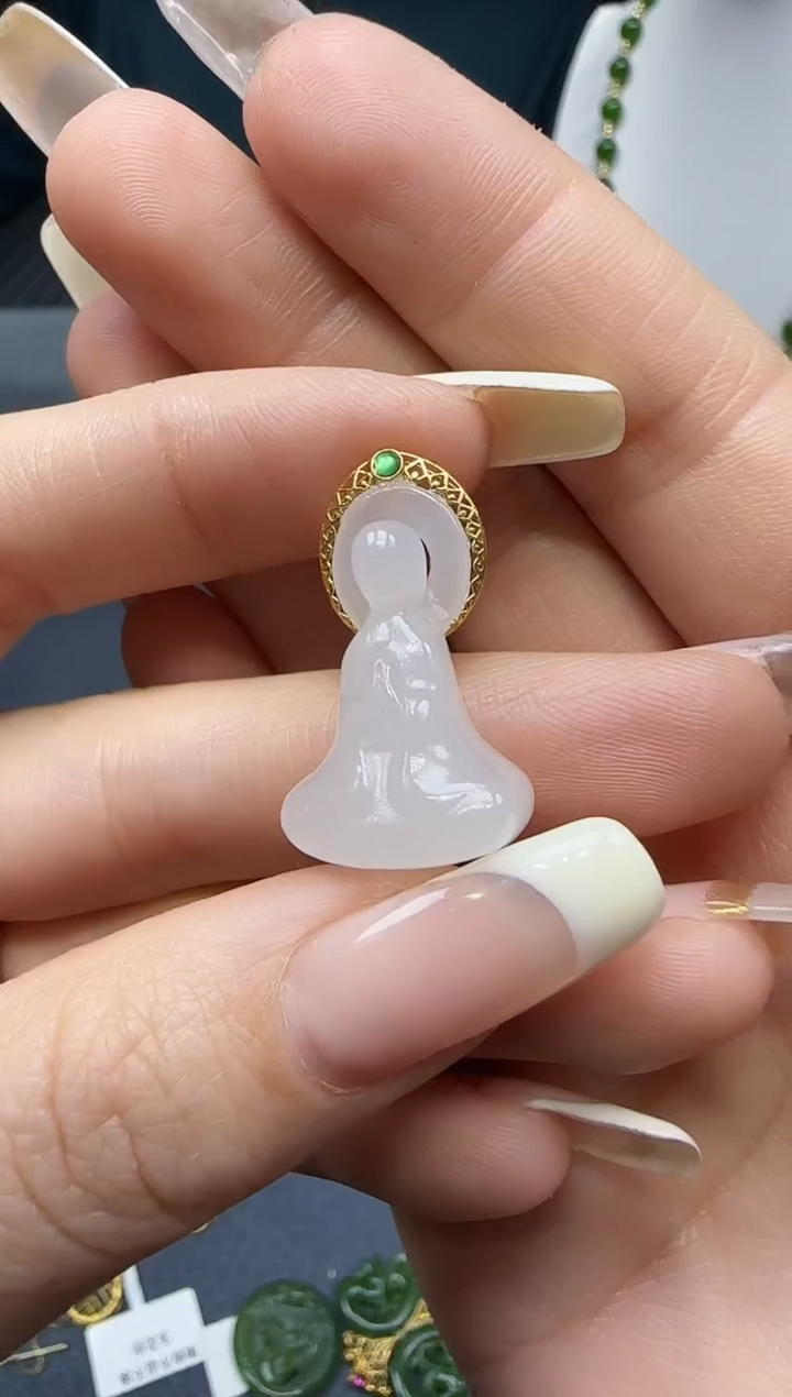 【闪购商品】和田玉挂件18K金镶嵌1