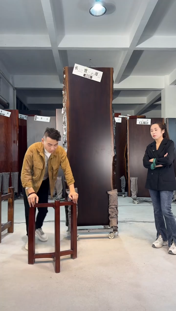 木.****消胡桃木椅子