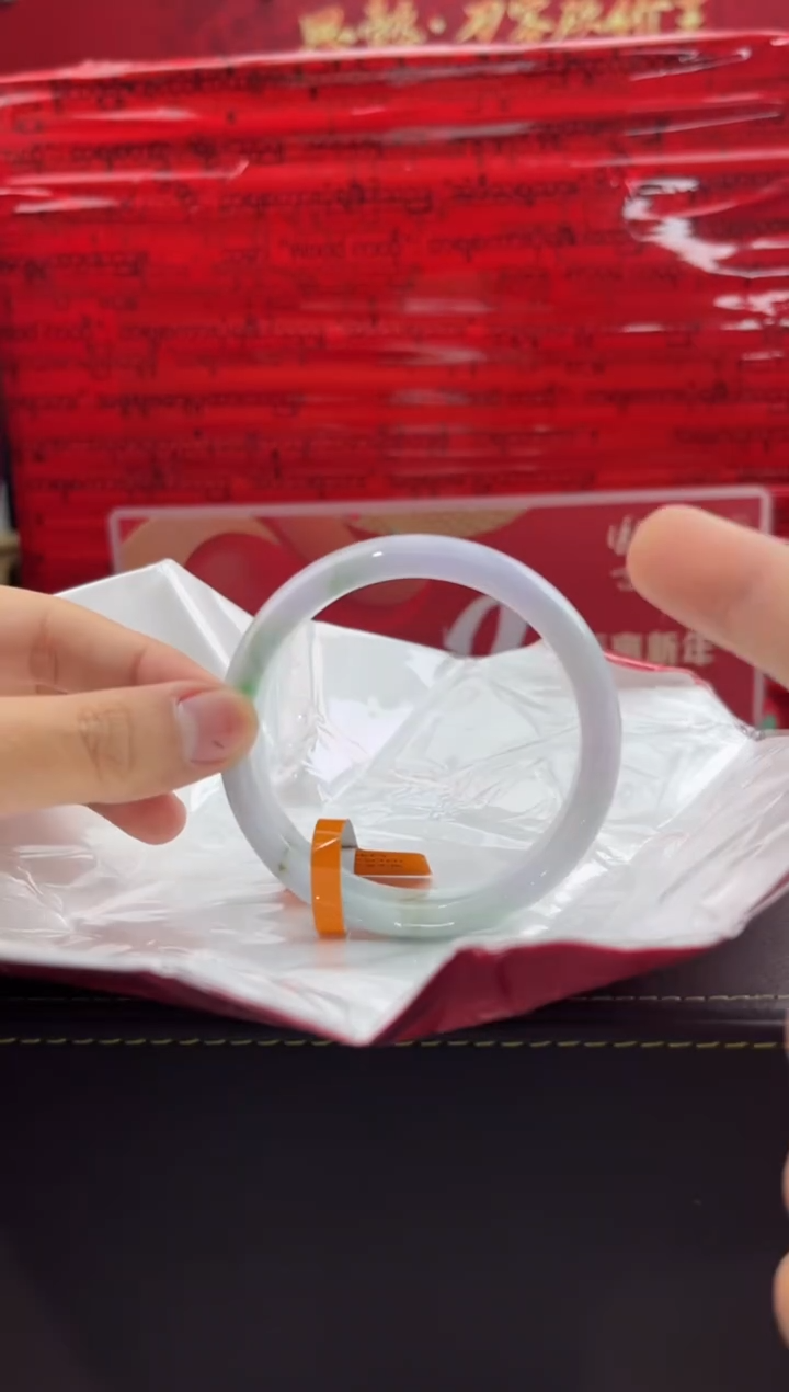 【闪购商品】翡翠手镯未镶嵌3翡翠手镯（微瑕）
