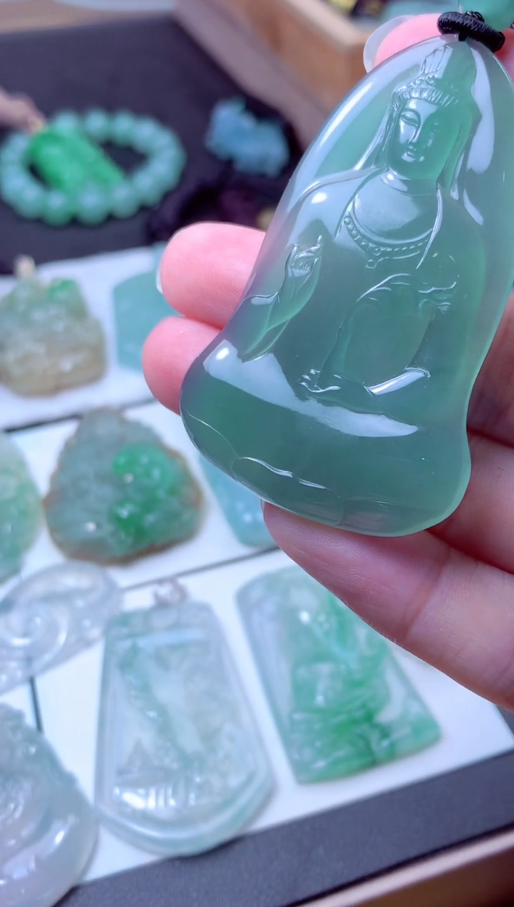 颈饰未镶嵌翡翠天然A货翡翠