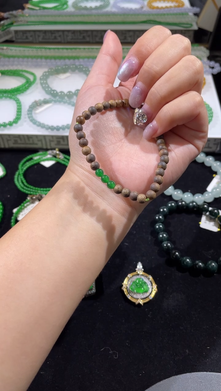 未镶嵌手串翡翠天然翡翠A货阳绿山檀手串