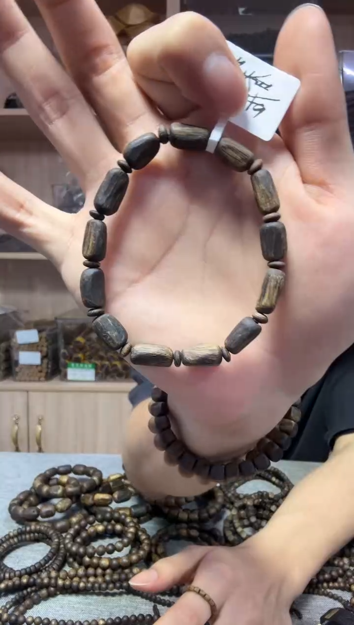 手串沉香07沉水树心珠单圈6克+ 多样性发其一