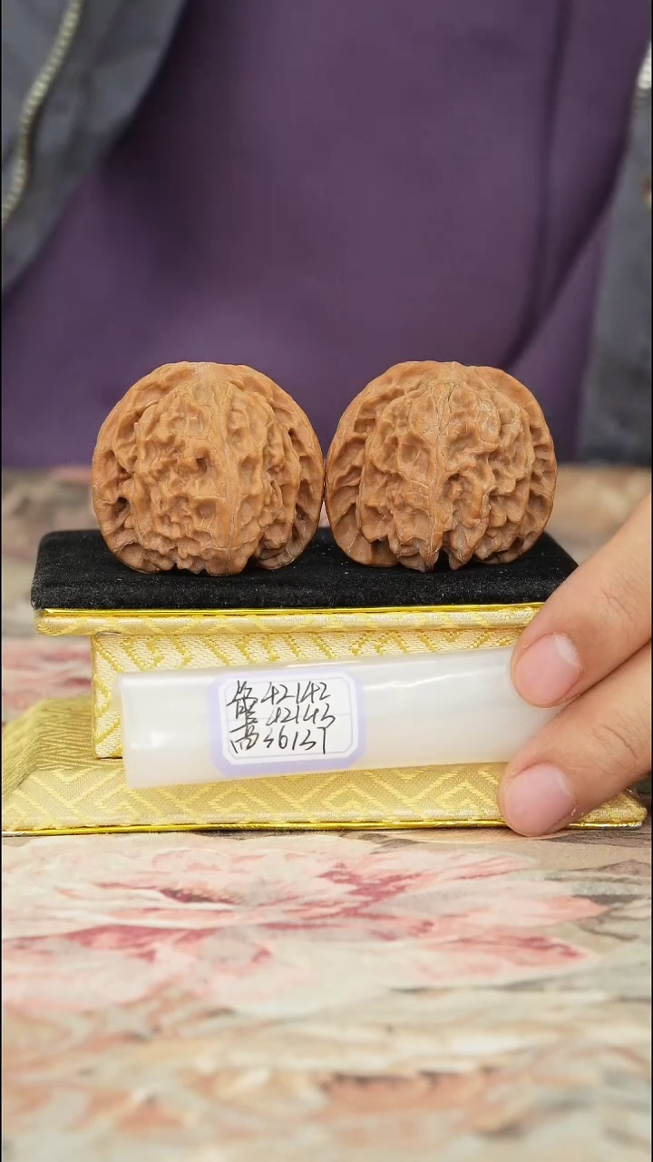 【闪购商品】文玩核桃把件苹果园