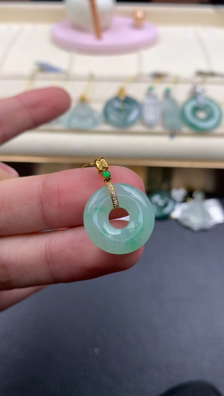 【闪购商品】翡翠颈饰18K金镶嵌A871      