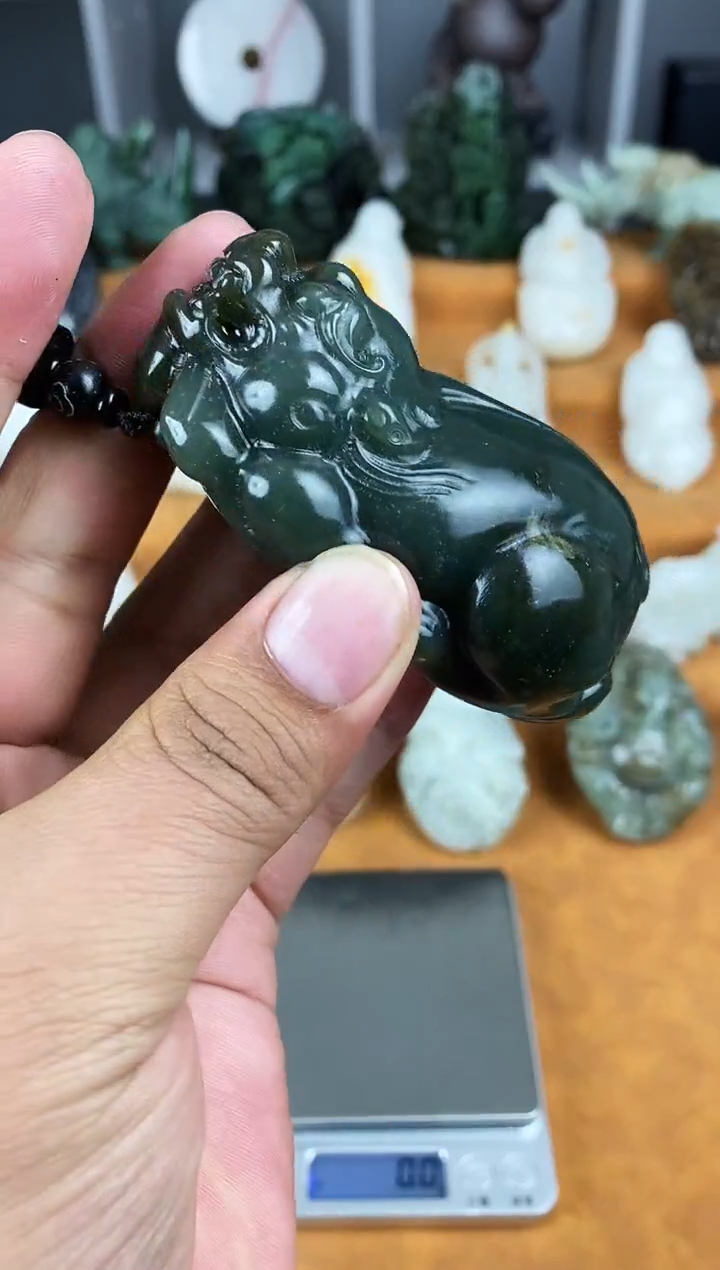 颈饰未镶嵌和田玉1