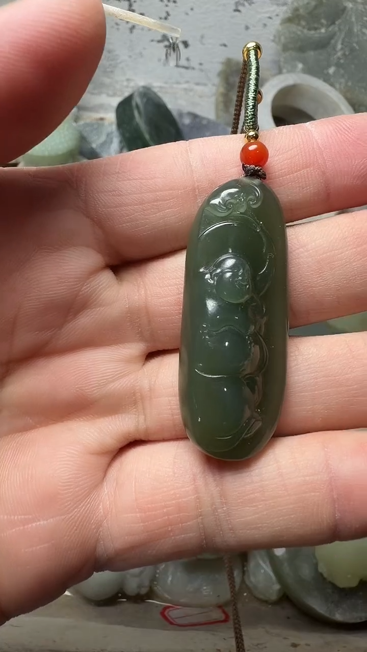 颈饰未镶嵌和田玉佛
