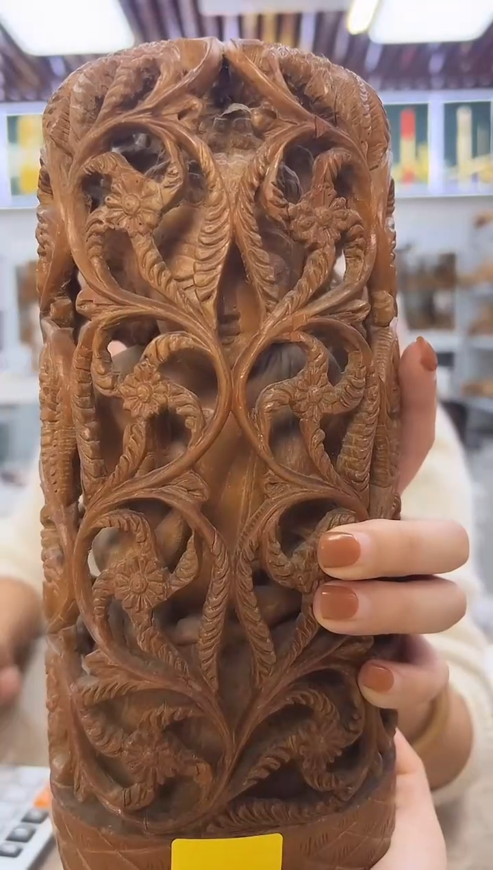 檀香木其他6号仓老山檀摆件1000克