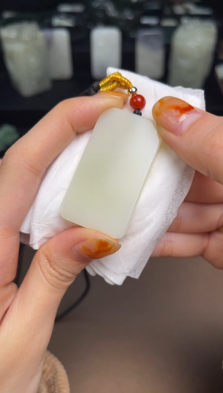 【闪购商品】和田玉颈饰未镶嵌18