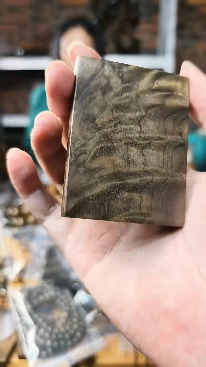 【闪购商品】金丝楠无事牌手把件