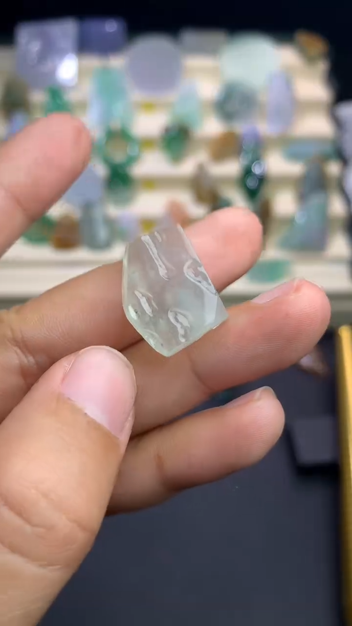 【闪购商品】定制翡翠未镶嵌        刚性种水料