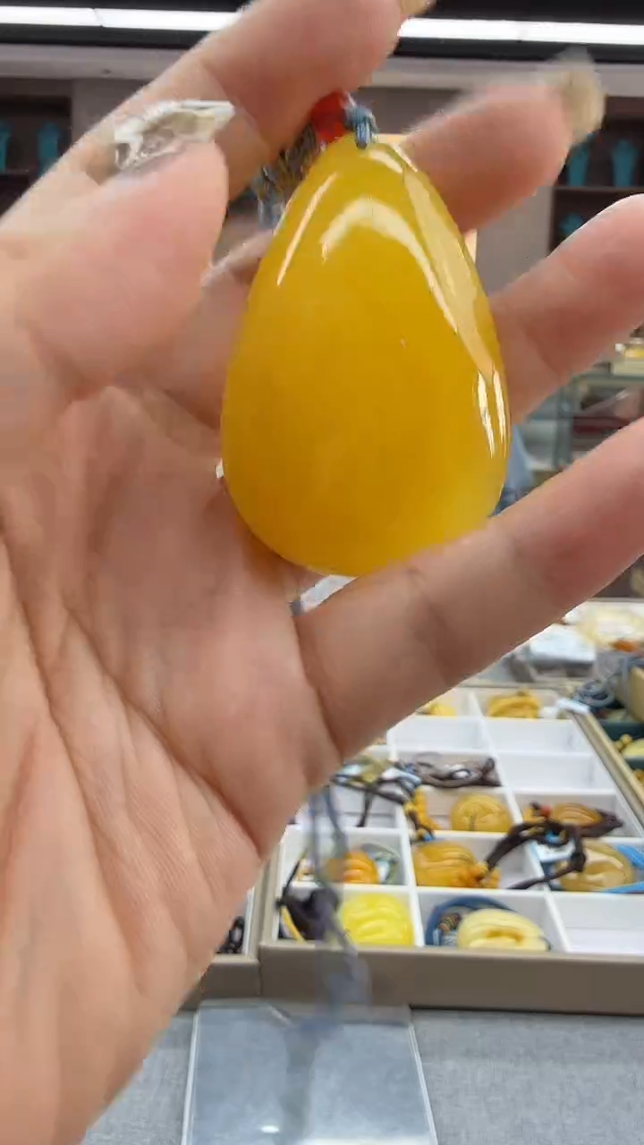 琥珀颈饰未镶嵌206秒拍号 假一罚三 