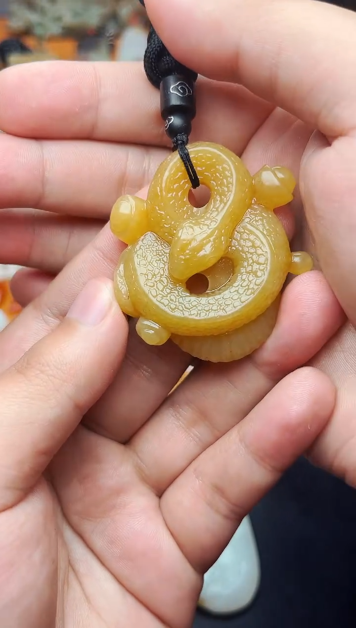 【闪购商品】和田玉颈饰未镶嵌蛇01